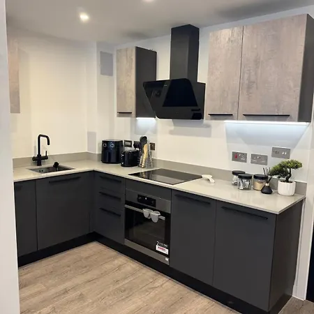Apartment Centre Cosy With Free Parking & Gym